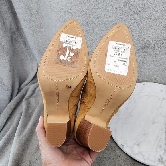 Vince Camuto Shoes Womens Size 7.5 Creestal Brown Suede Ankle Boots *Read* - Picture 7 of 11